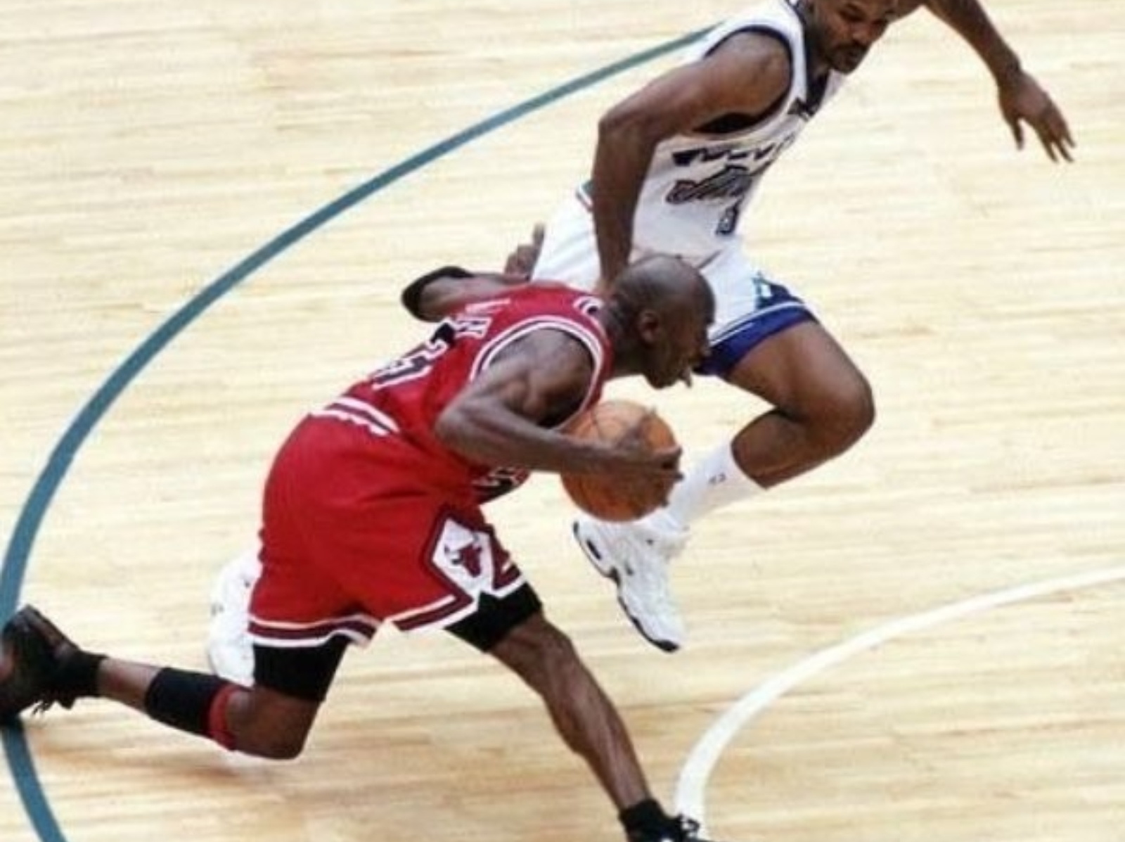 喬丹 Michael Jordan 經典一擊「Last Shot」是否偷推對手？本人親自霸氣回應了！