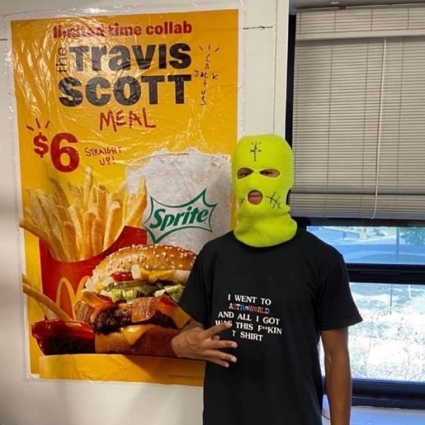 光印著他的名字就值錢！Travis Scott 麥當勞海報被狂偷，拿上網拍賣「瘋狂炒價」！