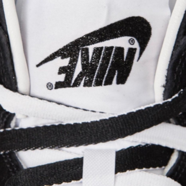 【波鞋抬轎】絕美！黑白「倒鉤 Swoosh」Nike Dunk 台灣正式釋出，編輯全喊：「直接買！」｜ Ep.6