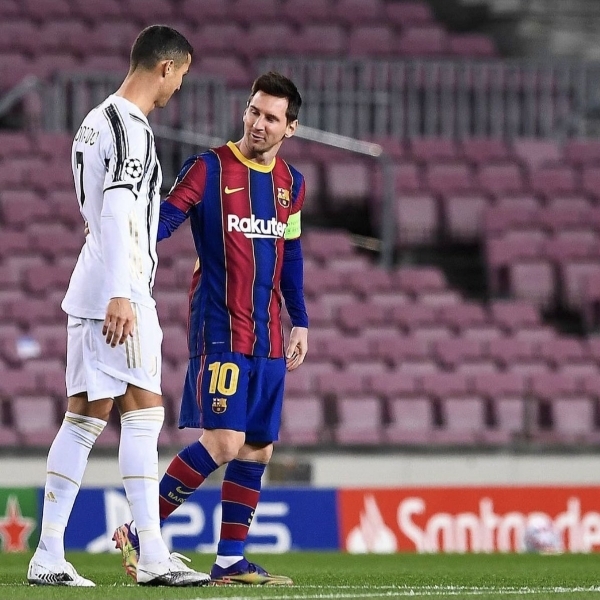這畫面太美！C 羅梅西時隔 2 年半終於正式交鋒，兩大足球巨星互相擁抱致意