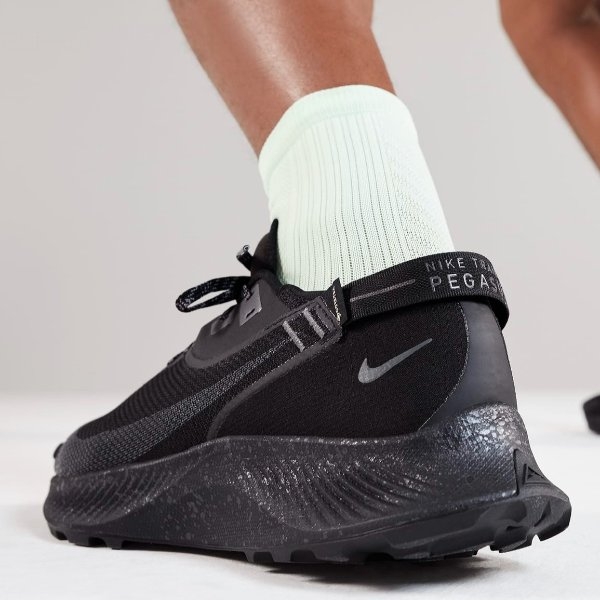 下雨天跑步該穿什麼跑鞋？Nike、adidas 這 3 雙防水跑鞋有點太帥，網友： Gore-Tex 一定要的吧？