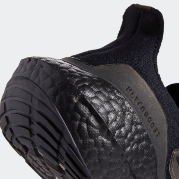錢包哀號！Nike Air Max 95、adidas Ultrboost 21⋯等三款「黑魂球鞋」推薦，鞋迷準備吃土了！