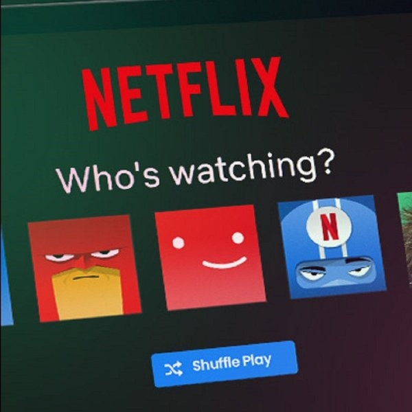 選擇困難症劇迷福音！Netflix 將正式加入「隨機播放」功能，宛如電視可任意閒置！