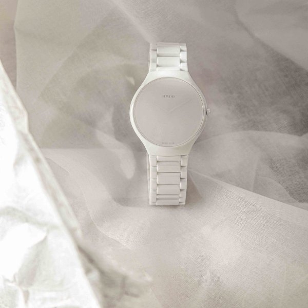 回歸片刻寧靜的生活力量！Rado攜手全球趨勢大師Li Edelkoort 推出真我超薄系列高科技陶瓷腕錶！