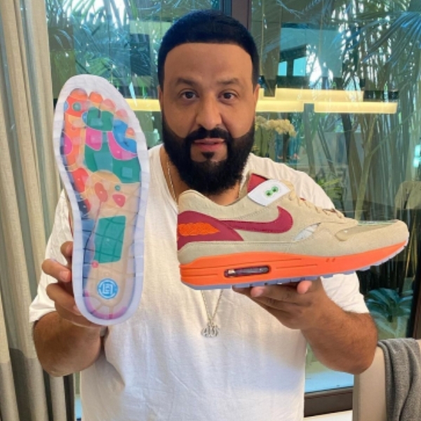 比冠希還快！國外大咖鞋頭 DJ Khaled 搶先曝光最新 CLOT x Nike「死亡之吻」，發售時間幫你神出來了⋯