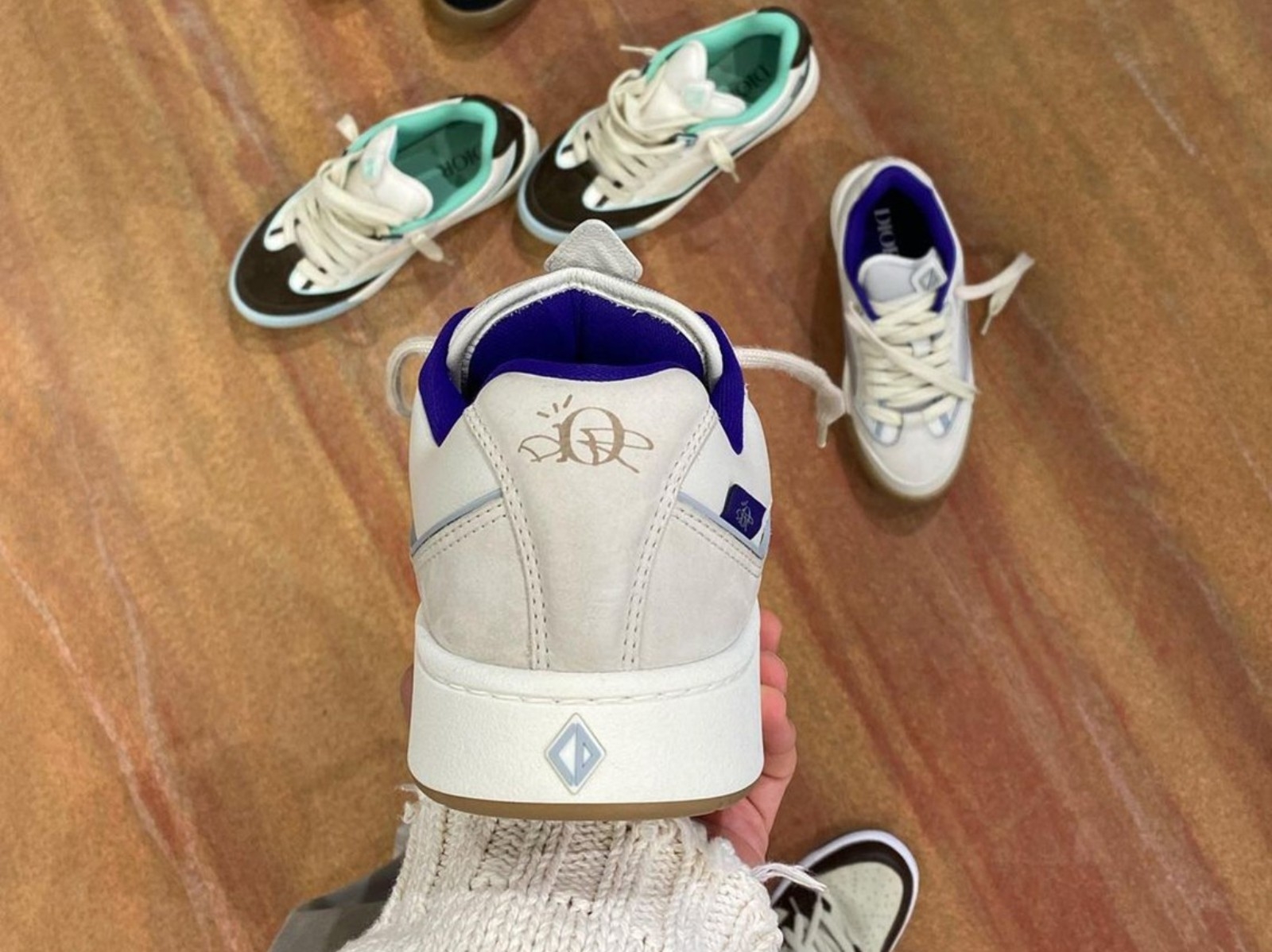 DIOR 2022 夏季男裝系列 Travis Scott 聯名球鞋完全不輸「倒勾」Nike Air Jordan 1～