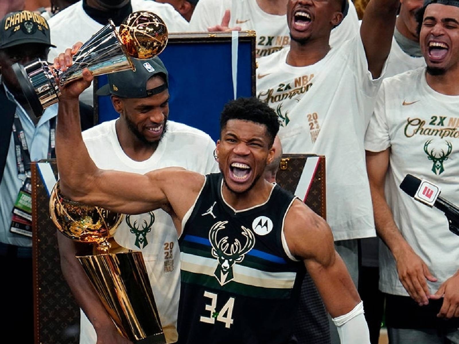 NBA／公鹿睽違 50 年奪冠！字母哥也轟 50 分拿下總決賽 MVP，賽後表示：「我們他 X 的做到了！」