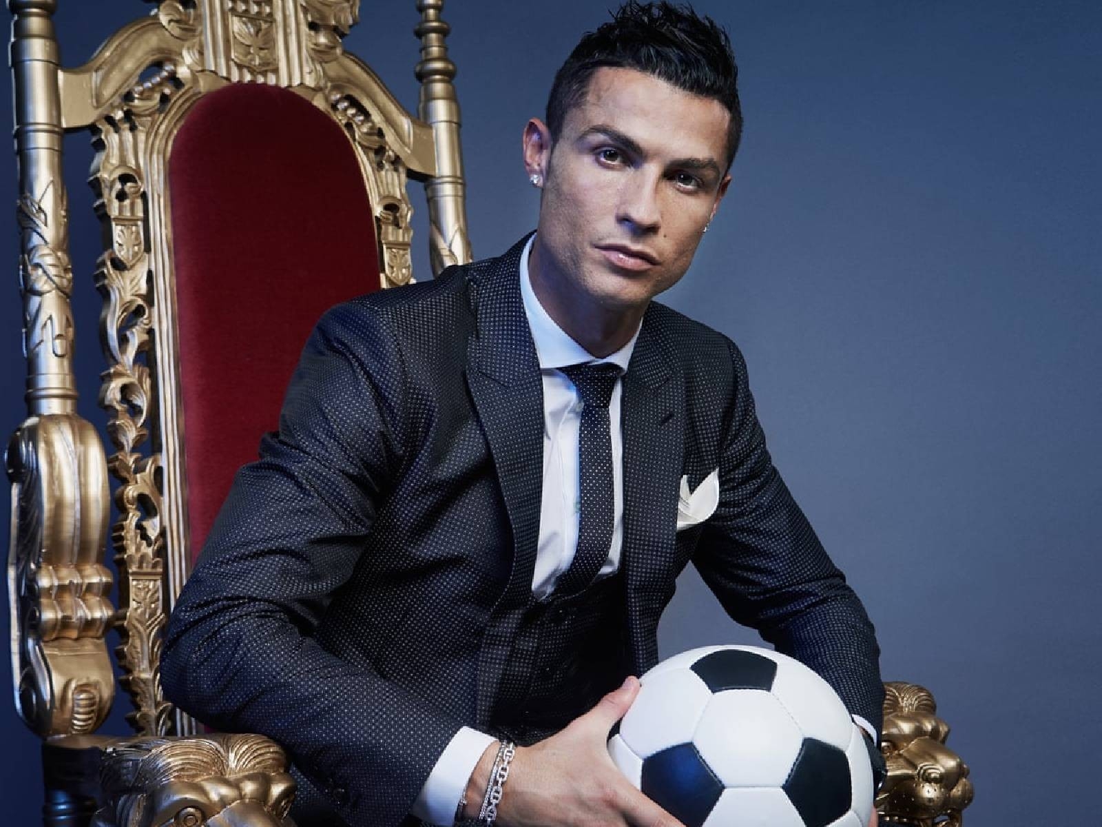 「C 羅」Cristiano Ronaldo 植髮診所、內衣生意已經好到爆，還要在英國開 CR7 飯店！