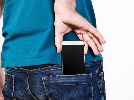 iPhone 以後可以用衣服充電，國外研究正式揭露「可充電服裝纖維」大功告成！
