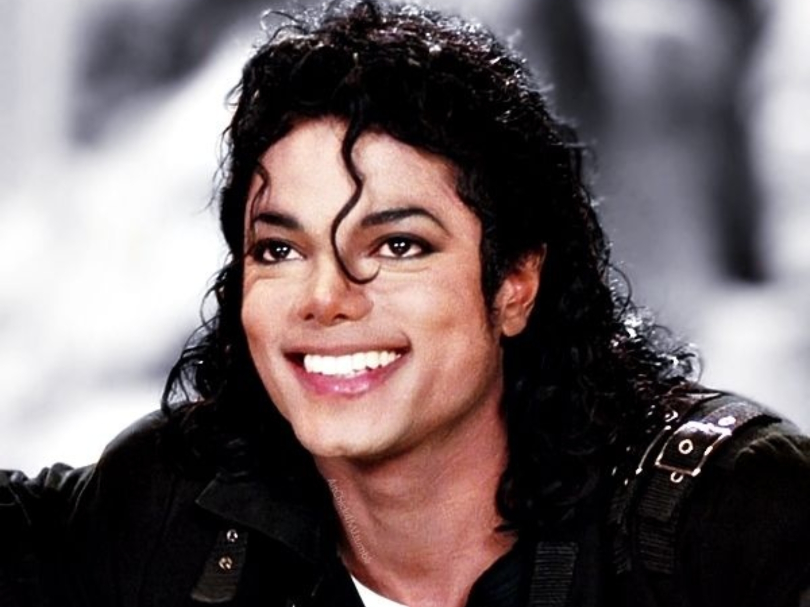 麥可傑克森 Michael Jackson 魅力大剖析：身高不到 180 完美比例、男女通殺逆天顏值！