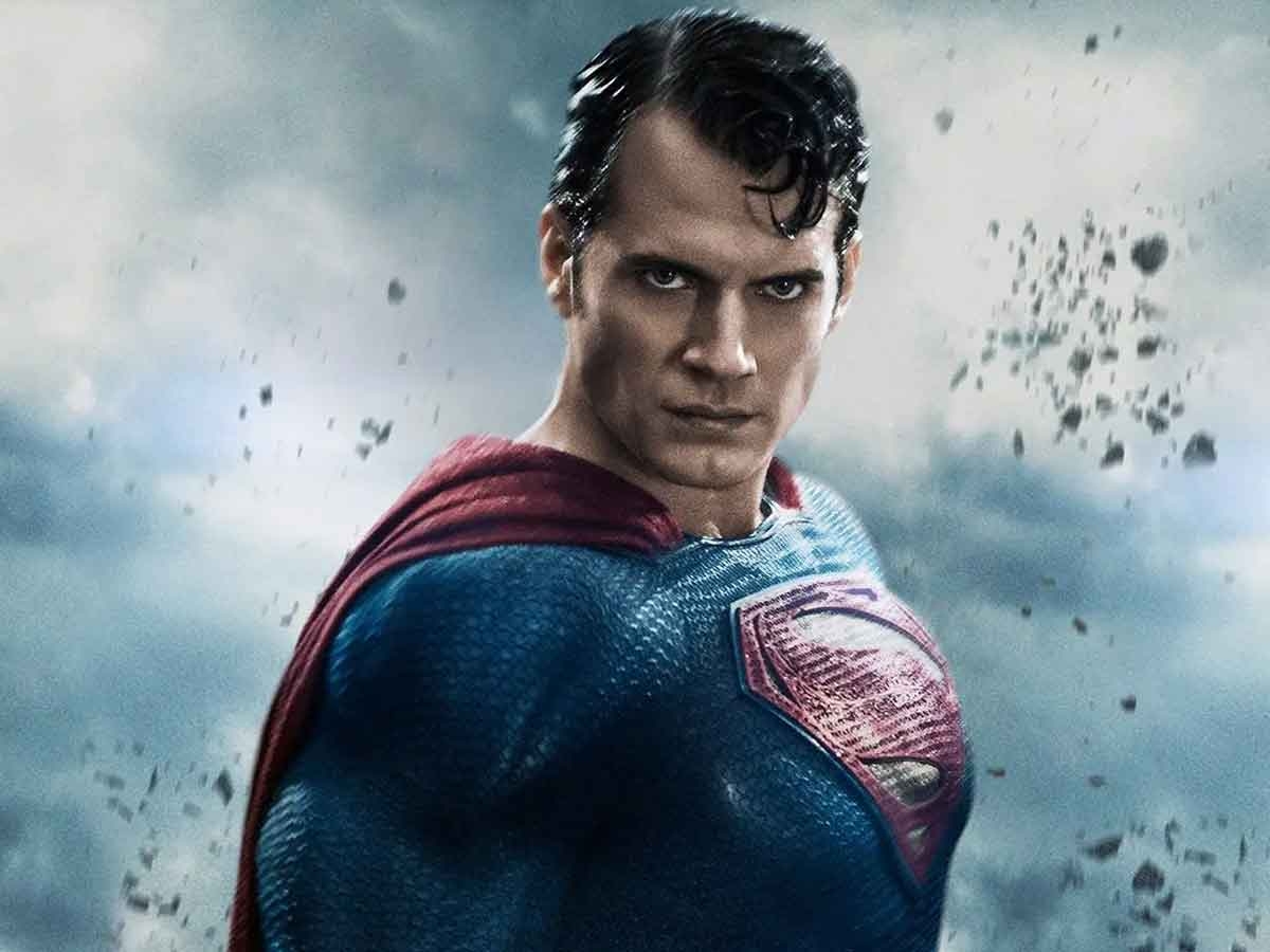 亨利卡維爾親自發言不排除回歸「DC 超人」，還說：「超人的披風一直都在我的衣櫃！」