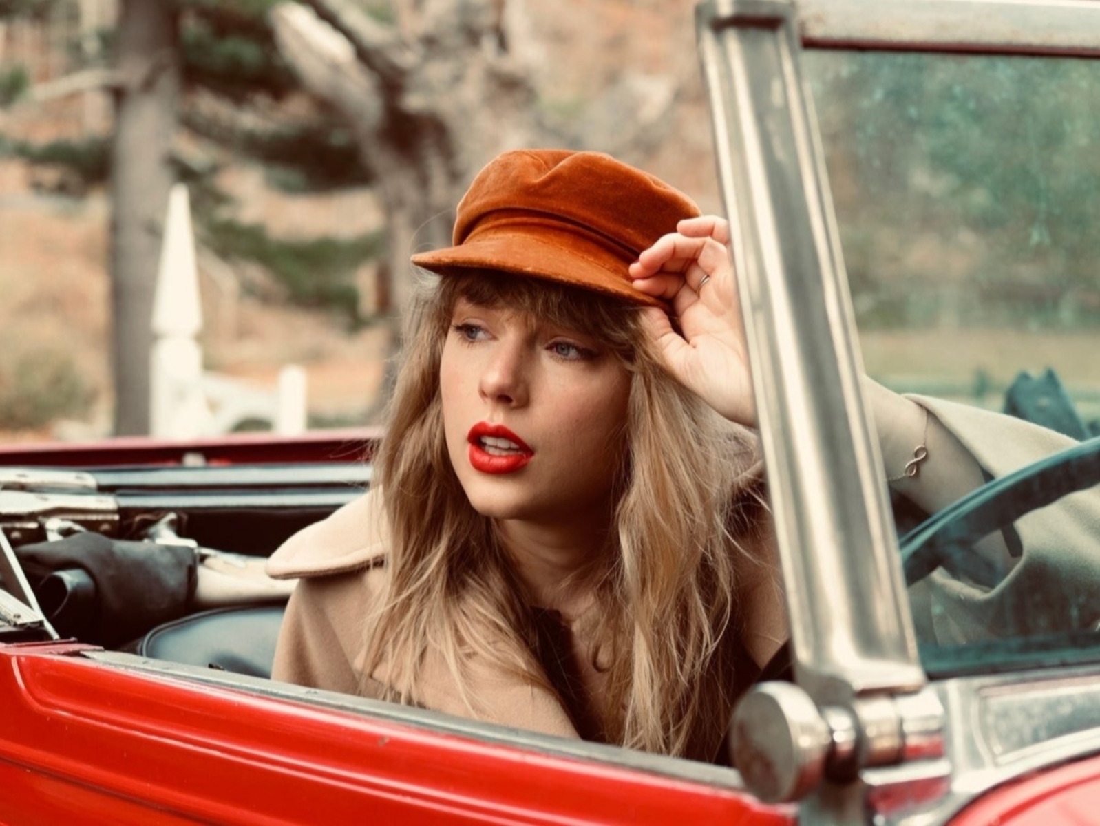〈All Too Well〉10 分鐘版、泰勒絲最心碎專輯⋯《Red (Taylor's Version)》創作背後的故事！