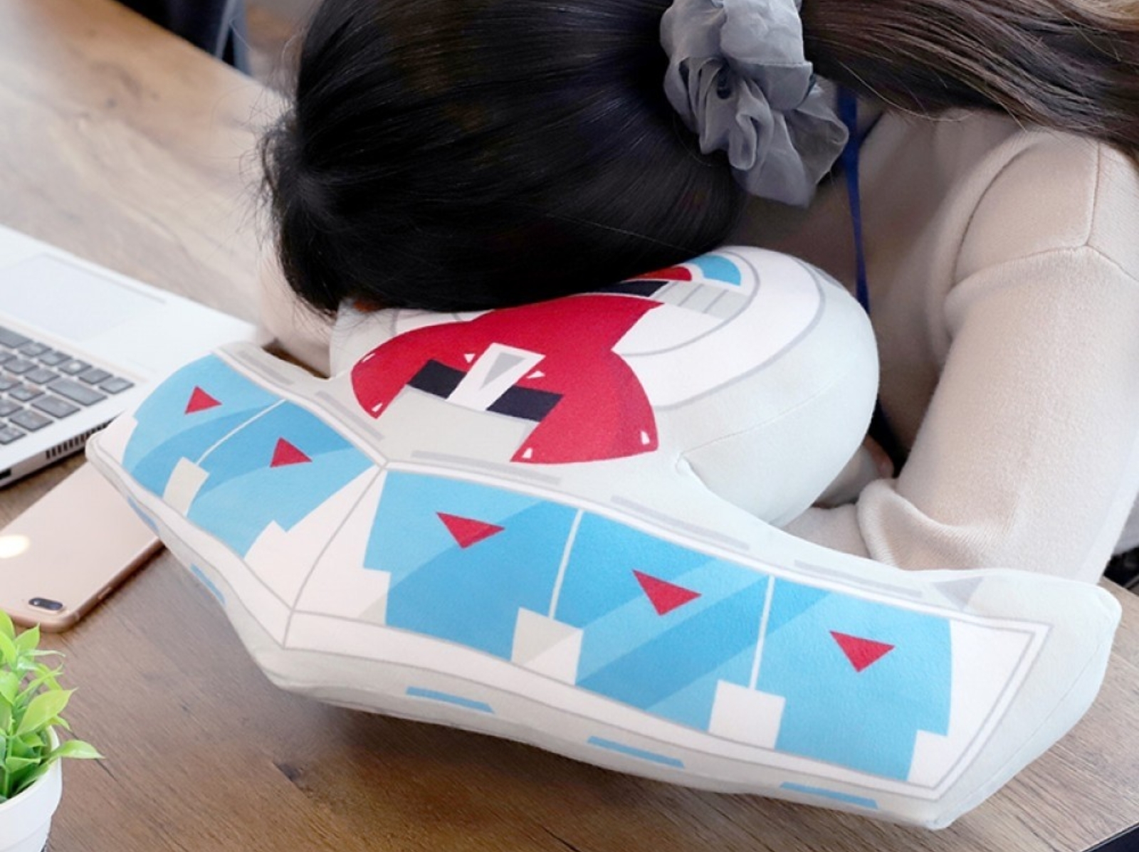 日本推出超中二「遊戲王決鬥盤午睡枕」，一起在夢中決鬥吧！
