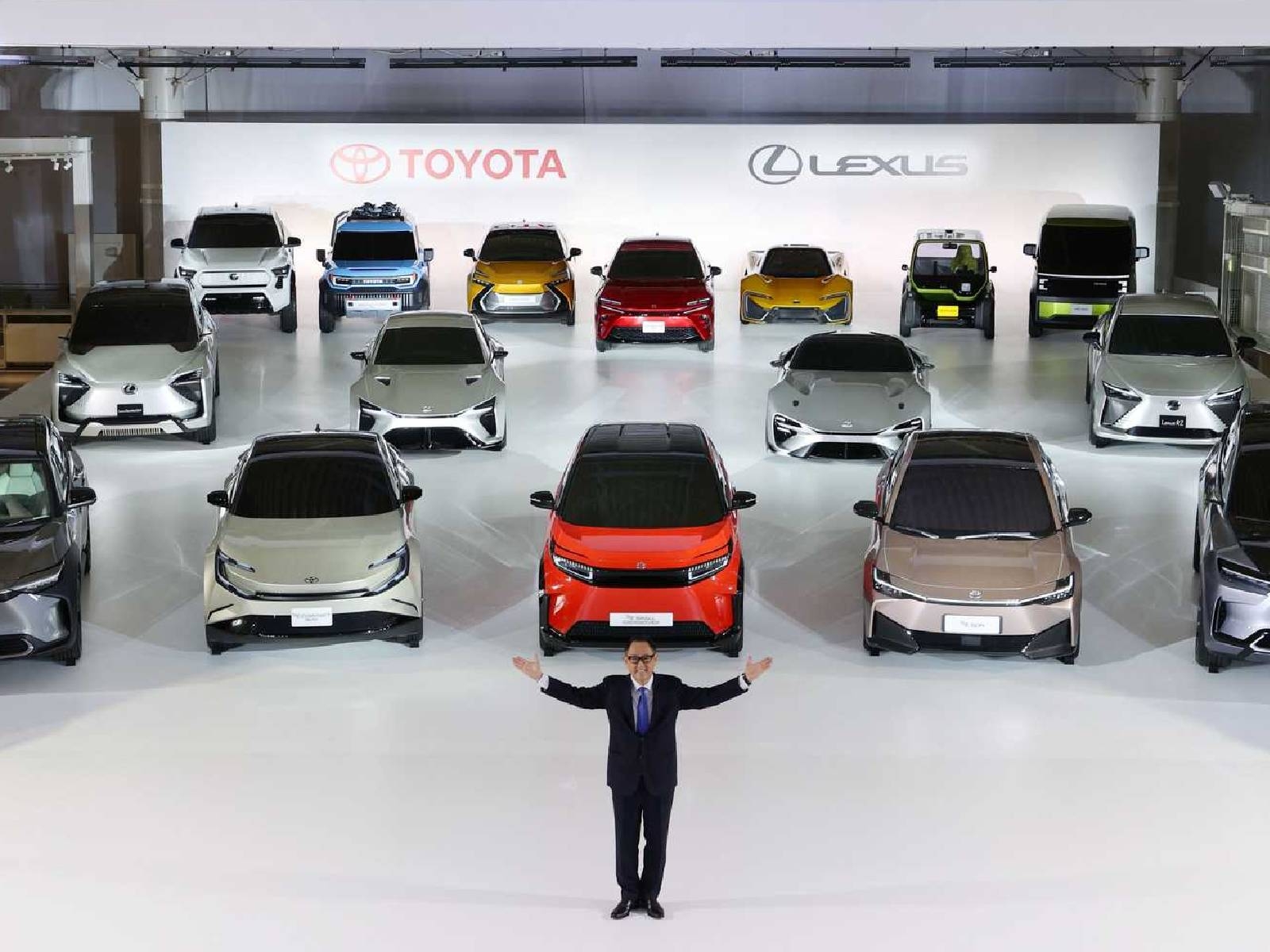 Toyota 一口氣發布 15 台新款電動車，社長豐田章男將砸 9800 億全力搶攻電動車市場～