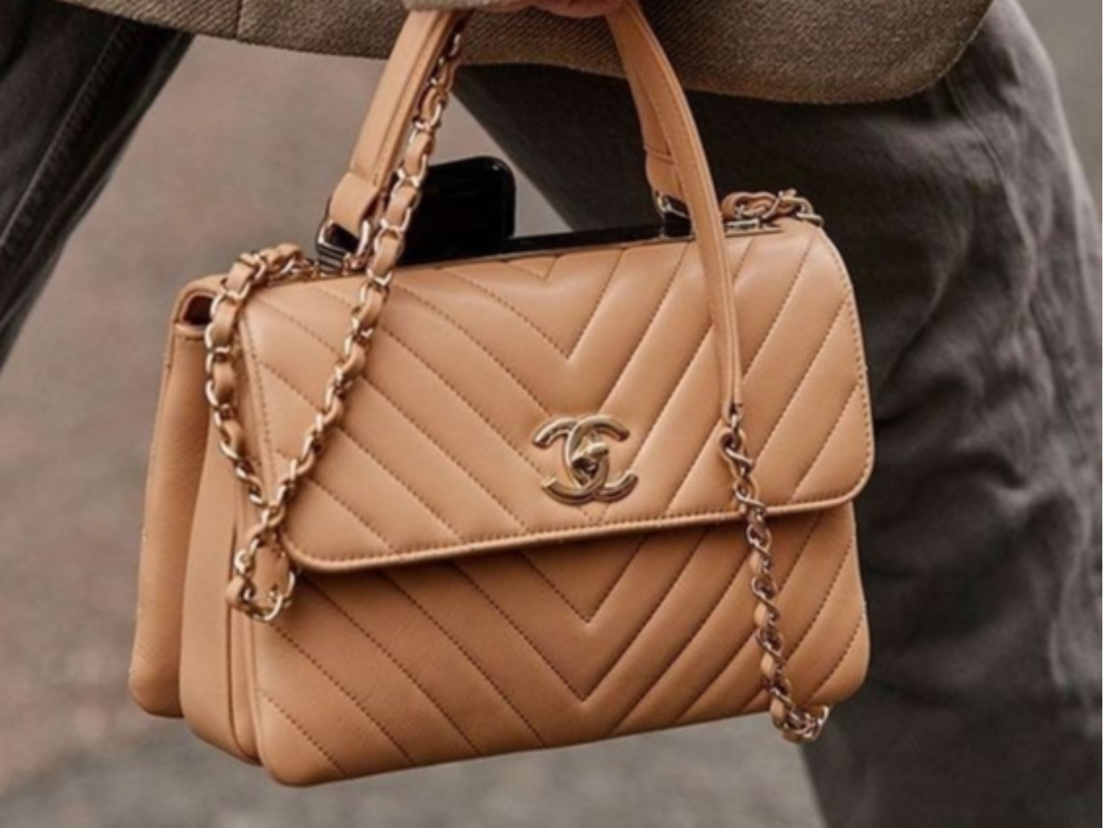 才剛漲價！Chanel 再宣布最新限購令：經典包款未來「一年只能買一個」！