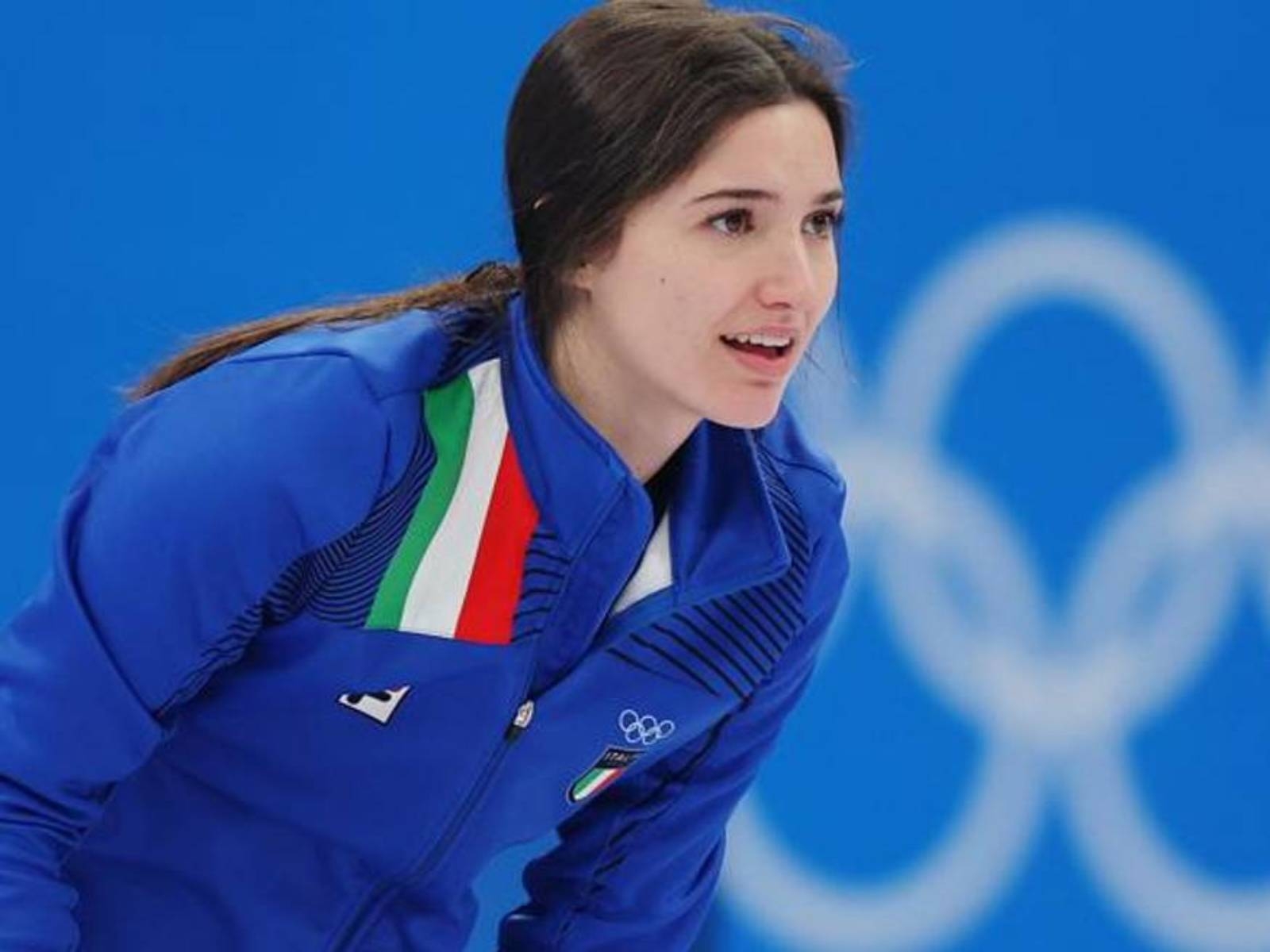 冬奧／義大利冰壺正妹 Stefania Constantini 首次參賽就為國奪金牌，賽前兩週還只是「普通店員」！