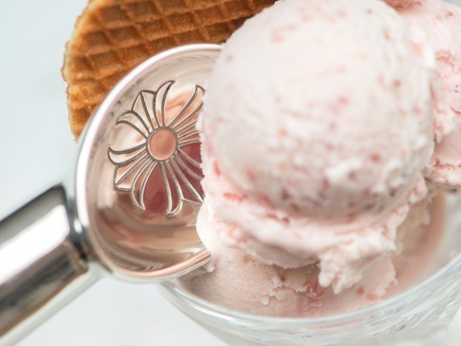 Chrome Hearts 推出要價近 8 萬的「冰淇淋勺」，再度挑戰你的價值觀和錢包！