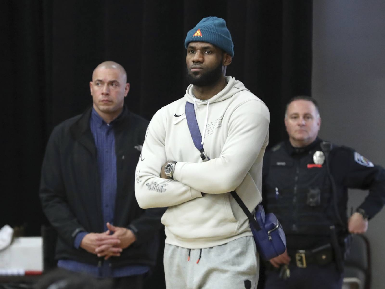 NBA／「詹皇」LeBron James 被 UFC 選手 Covington 砲轟：「批評美國警察，卻用警察來當保全」