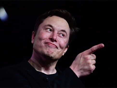 Elon Musk 在 Twitter 大方稱讚 2022 電玩神作《艾爾登法環》：「最完美的藝術作品！」