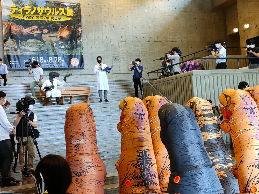 日本鳥取縣立博物館「暴龍展」出沒真恐龍看展還做筆記？那畫面太怪我不敢看