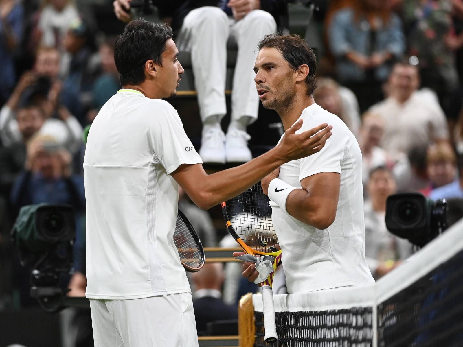 Rafael Nadal 溫網賽中把對手叫到「網前訓話」引爭議，事後道歉：「我錯了」依然讓網友不滿！