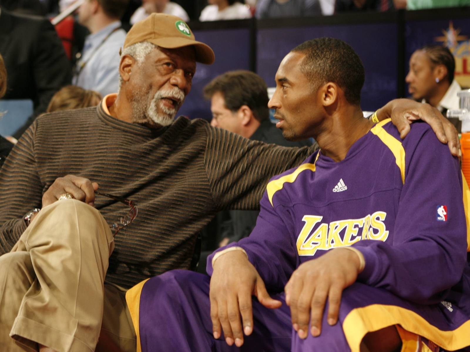 NBA／Bill Russell 逝世，生前曾告訴 Kobe：「如果你是我兒子會很驕傲」引不捨！