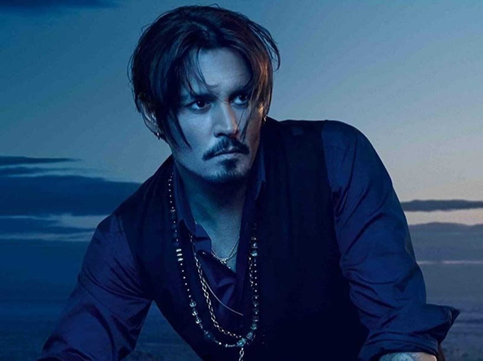 強尼戴普 Johnny Depp 以千萬酬勞，續約擔任 DIOR 香水代言人！