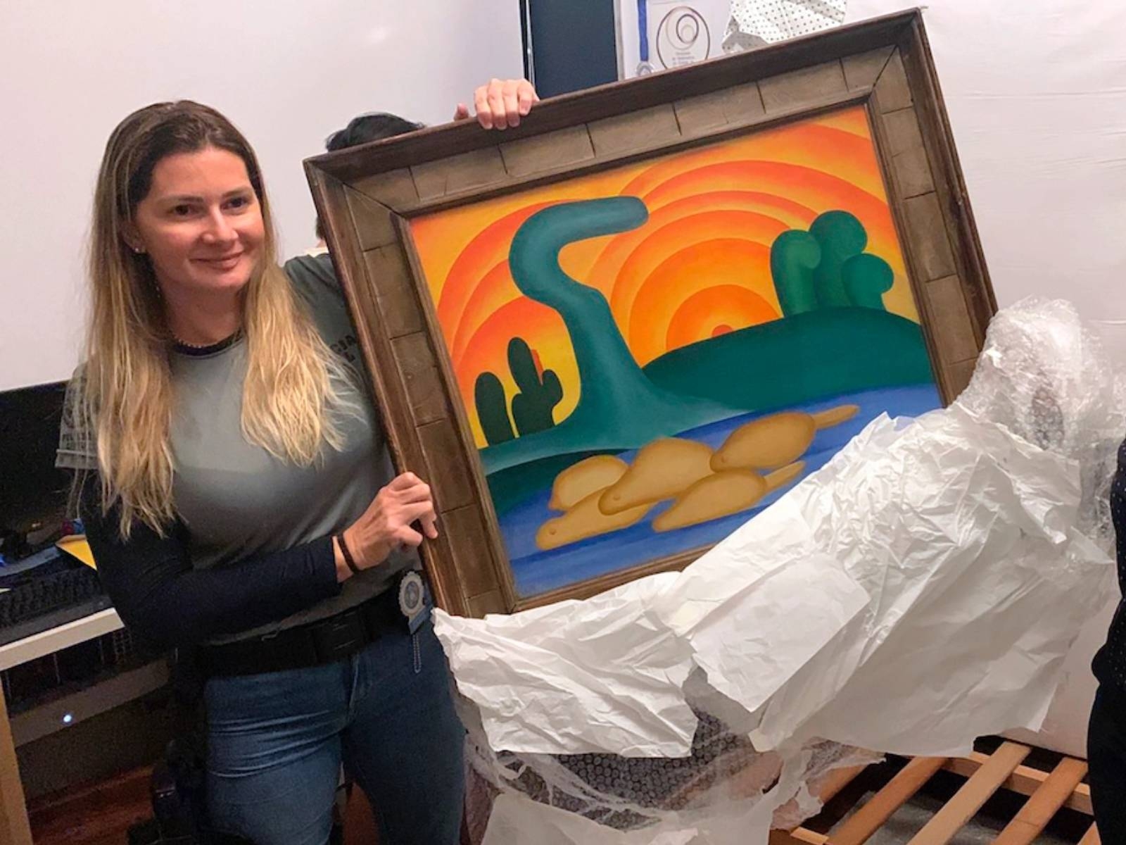巴西女子催眠母親，偷走拉丁美洲藝術家 Tarsila 價值 17 億畫作！