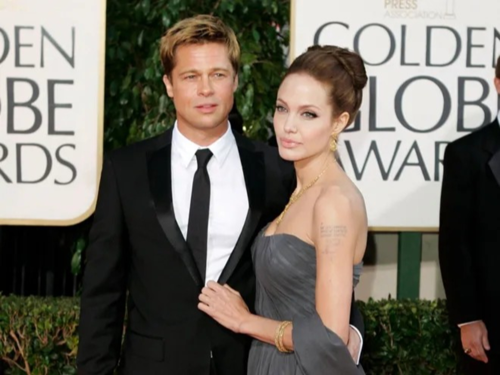 傳安潔莉娜裘莉 Angelina Jolie 不滿布萊德彼特新戀情，擔心 Emily Ratajkowski 會帶來負面影響！