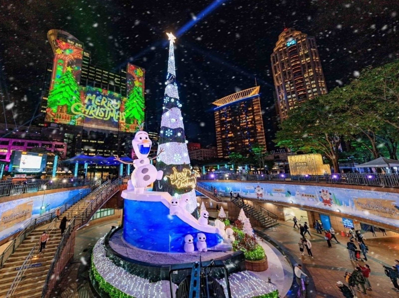2022 新北歡樂耶誕城 11/11 開城！攜手迪士尼打造皮克斯、漫威主題「雪白之城」，史上最長 53 天活動一路玩到明年！