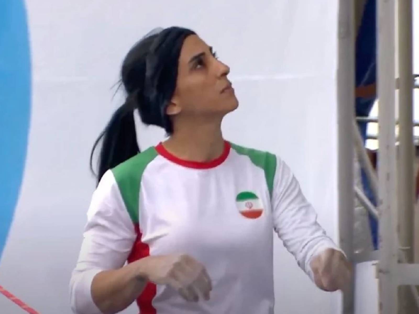 伊朗攀岩美女 Elnaz Rekabi「未戴頭巾」受祖國關注，事後發文：「不小心掉下來」