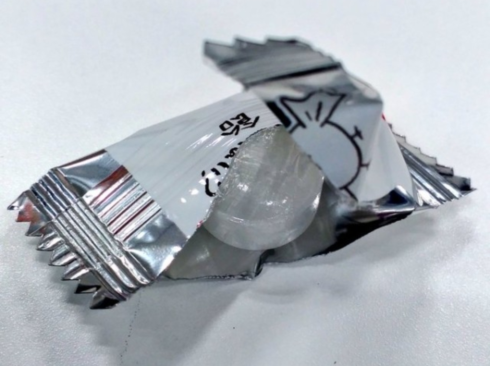 日本超商 LAWSON 推出「沒有味道的糖果」，超獵奇口感你想嘗試嗎？