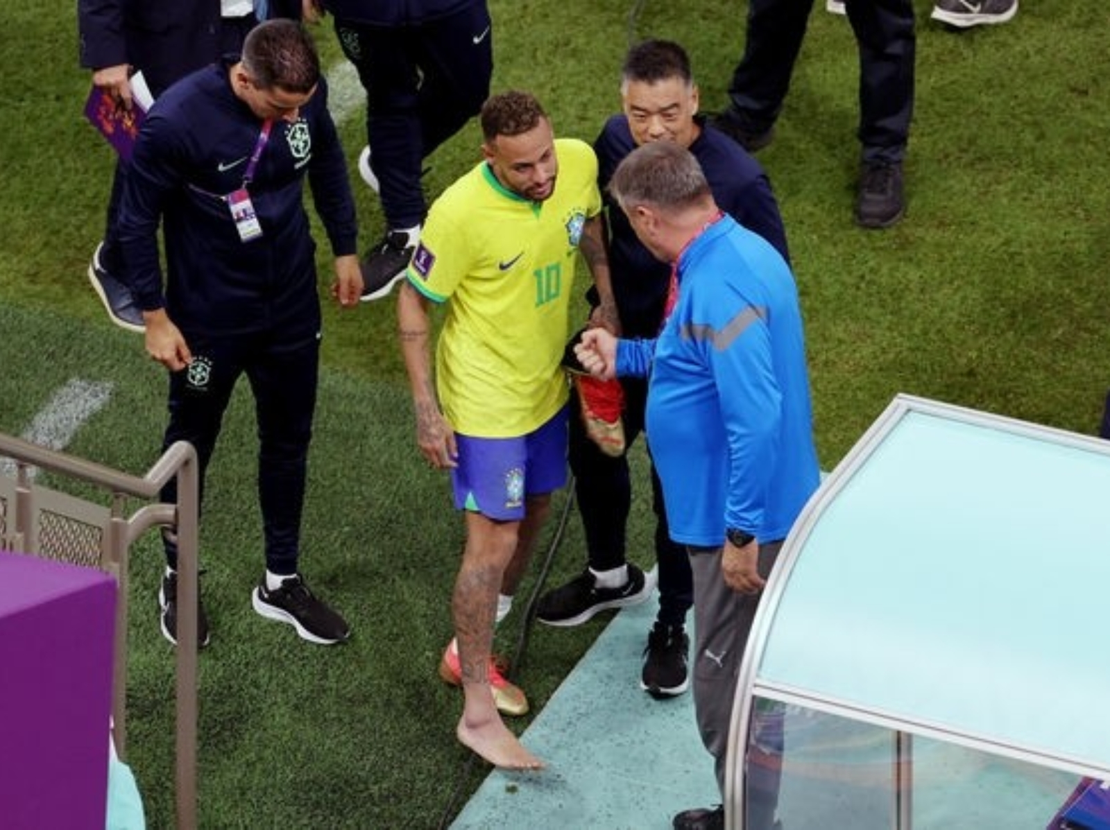 卡達世界盃／巴西球星內馬爾「右腳踝」嚴重受傷畫面曝光，能否繼續出賽存疑！