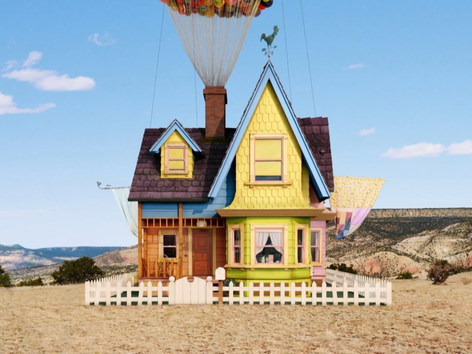 Airbnb 推出《天外奇蹟》氣球小屋免費入住活動，以 8000 顆氣球完美神還原！
