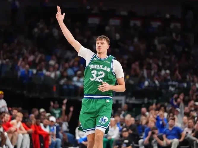 18 歲 NBA 天才弗拉格 Cooper Flagg 初登職業舞台!直呼文班亞馬 Victor Wembanyama:「像外星人一樣!」