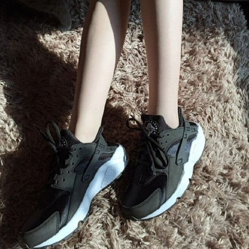 夏天這麼搭就對了！ Nike Air Huarache 武士鞋女孩穿搭大集結