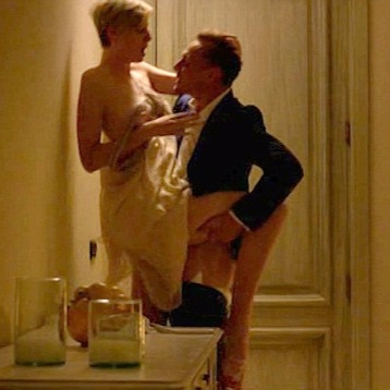 「洛基」湯姆希德斯頓的超性感接吻　讓粉絲爆炸：今晚怎麼睡得著？