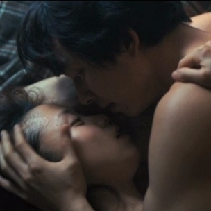 《屍速列車》男主角孔劉爆紅　全裸演出的《關不住的誘惑》被影迷再次關注！