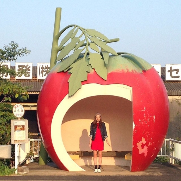 未免也太可愛了吧！日本長崎縣熱門新地標～童話夢幻般的水果造型公車站