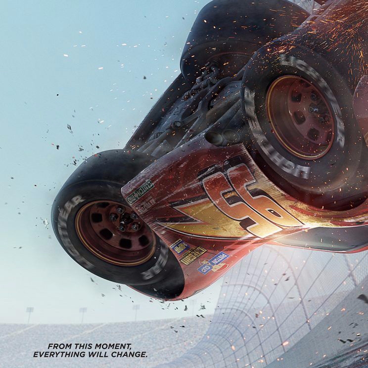 《汽車總動員 3 》最新海報出爐！閃電麥坤翻車早過氣　網友：最痛心的一幕
