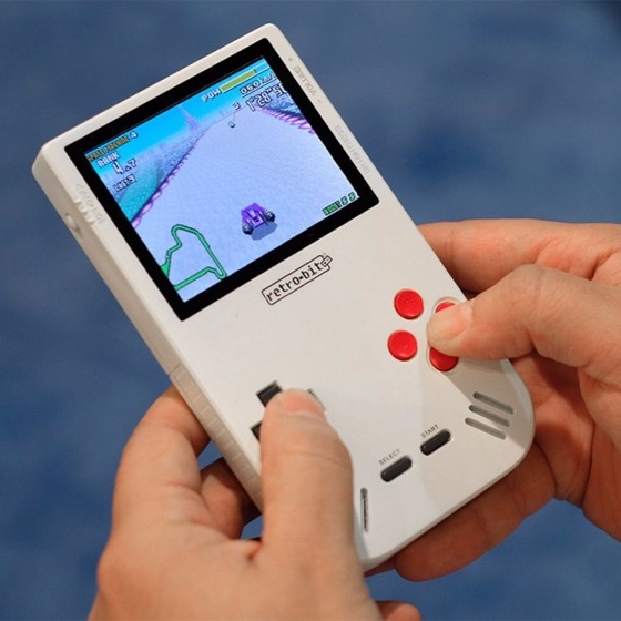 童年回憶強勢回歸！可重玩 Game Boy 舊遊戲帶的 Super Retro Boy 引起網絡洗版潮！