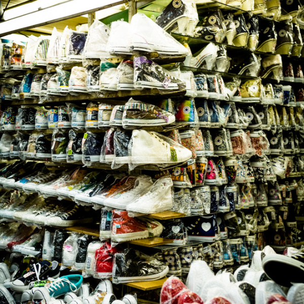 好想去！鞋迷口中的「日本 Converse 聖地」　店內竟有逾 5000 雙各版本任挑選！