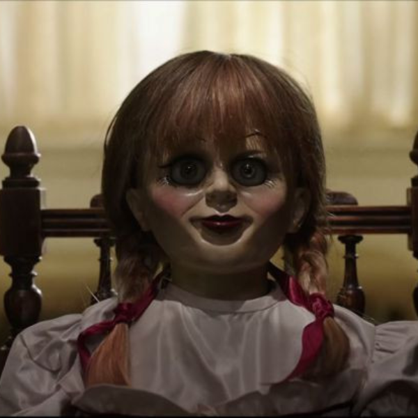 溫子仁電影宇宙！《安娜貝爾 3》即將開拍　邪惡娃娃定檔 2019 年 7 月回歸大銀幕！