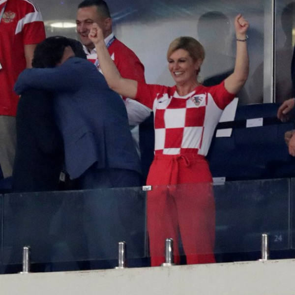 〔2018世足賽〕爭總冠軍！克羅埃西亞女總統坐鎮俄羅斯化身球迷加油　50 歲美魔女全球爆紅！