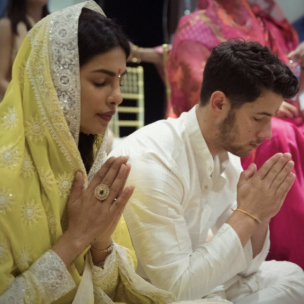 25 歲尼克強納斯情定大 11 歲演員女友琵豔卡·喬普拉　舉行傳統印度訂婚儀式！