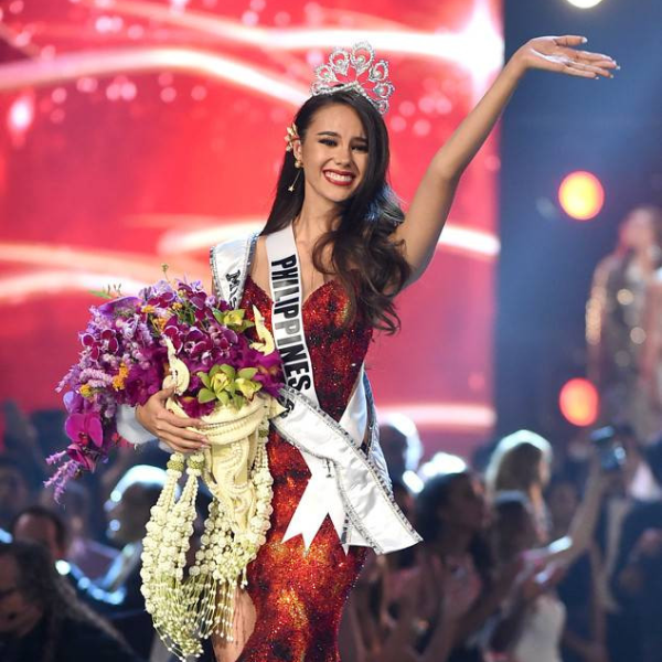 2018 環球小姐出爐！菲律賓才女 Catriona Gray 摘后冠　首位「跨性別」參賽者 Angela Ponce 成最大焦點