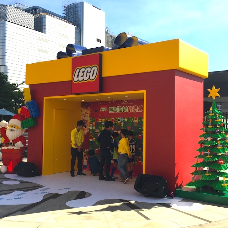 絕美的打卡景！樂高進駐台北打造「創意聖誕週」　4 呎高「樂高禮物盒、聖誕老人」只有這裡有！