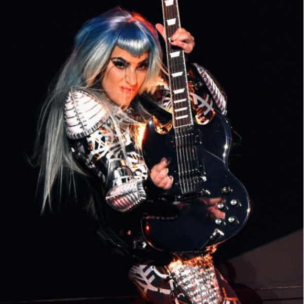 進駐賭城！Lady Gaga 拉斯維加斯首秀舞台超酷炫　最貴票價飆破 141 萬台幣！