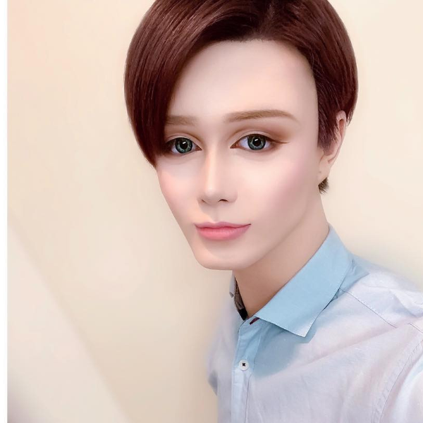 混血臉是「畫出來的」！日本真人版肯尼曬素顏照教化妝　網友：「好像真的沒整形⋯」