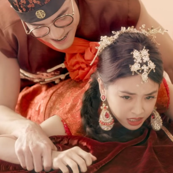 蔡依林〈紅衣女孩〉MV 發布！小 S 當小三遭斷頭　Jolin：「連我的男人你都要分享？」